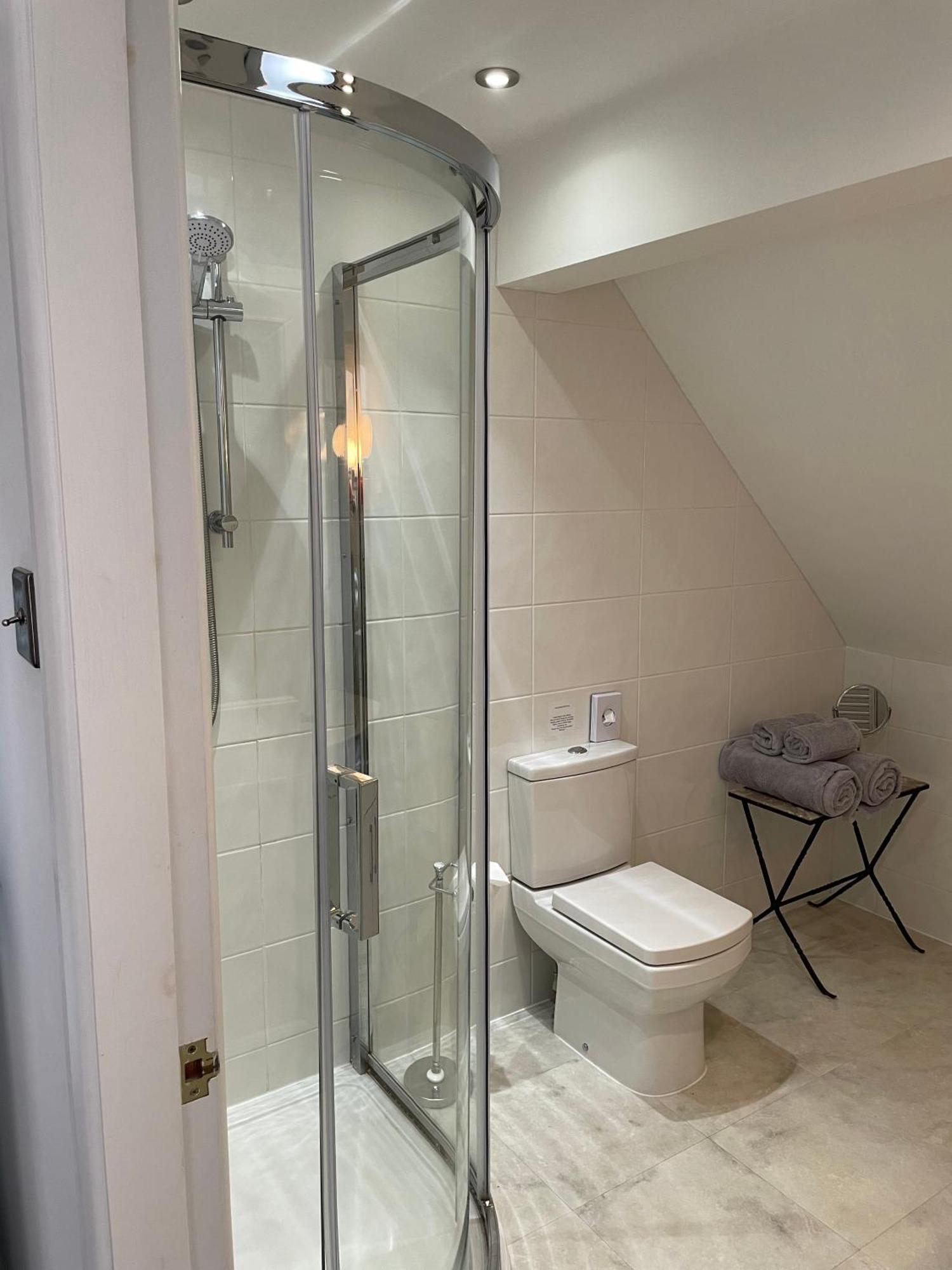 The Cruck Barn, Cosy Rural Escape Near The Peak District Holiday home *