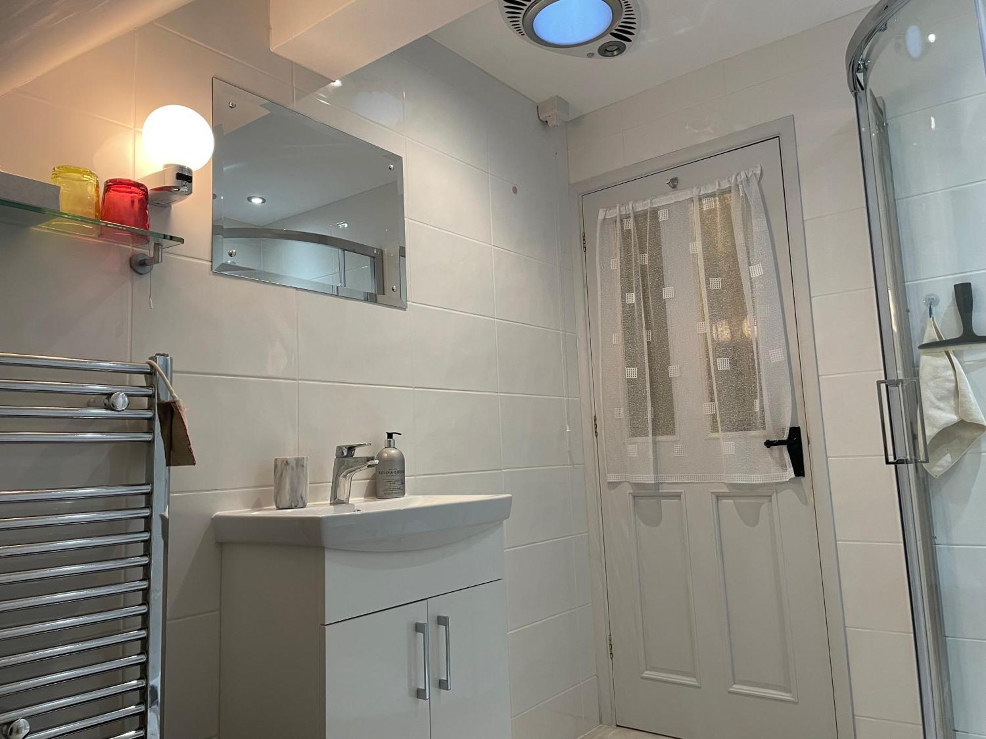 Holiday home The Cruck Barn, Cosy Rural Escape Near The Peak District *