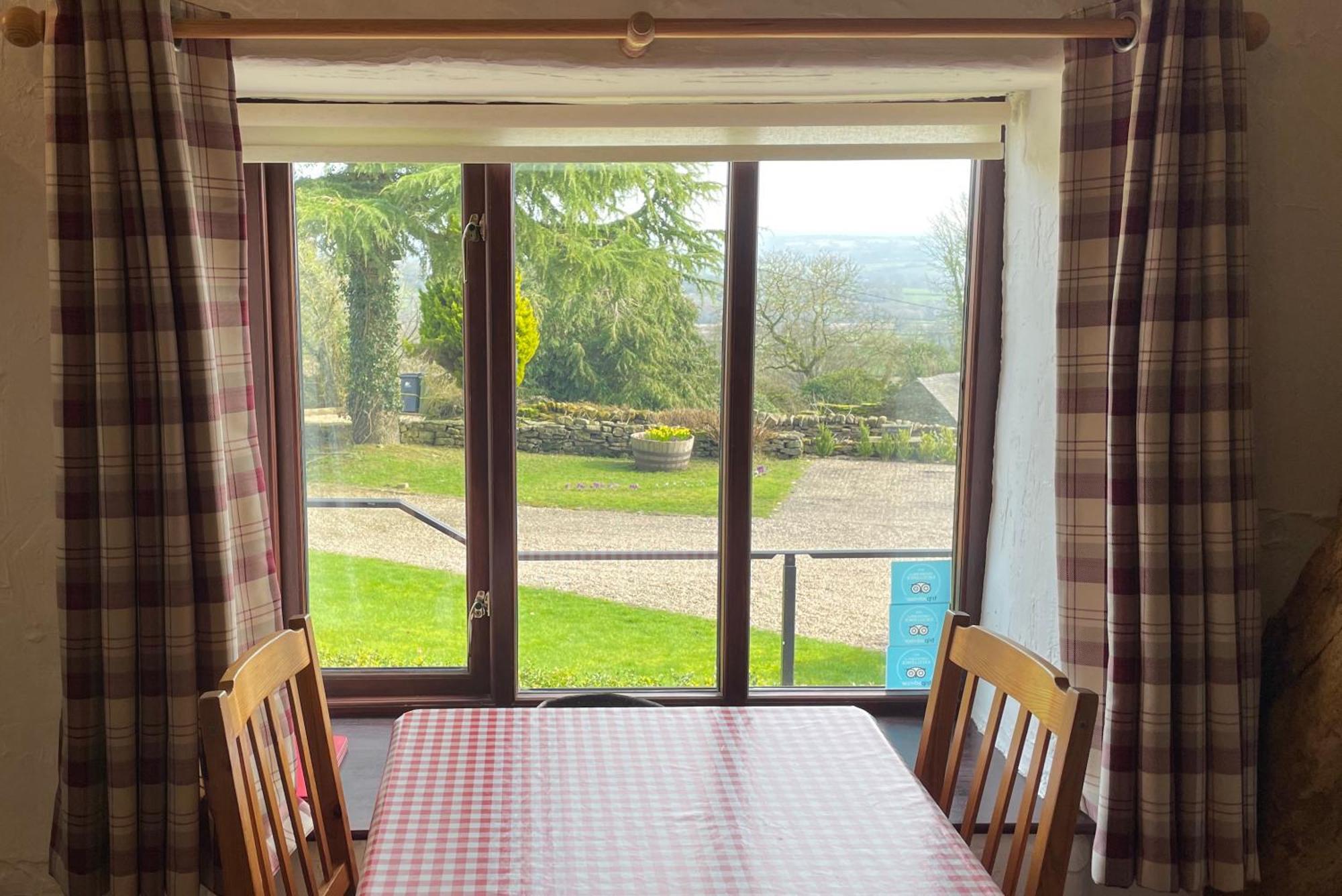 The Cruck Barn, Cosy Rural Escape Near The Peak District * Matlock (Derbyshire)