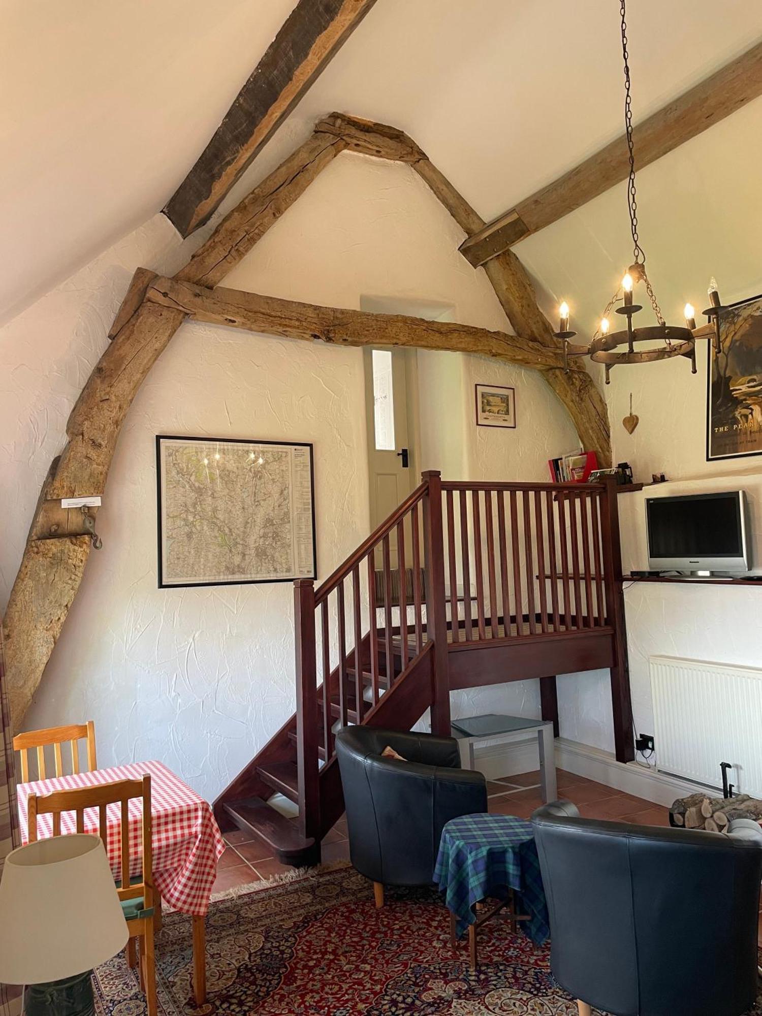 Holiday home The Cruck Barn, Cosy Rural Escape Near The Peak District *